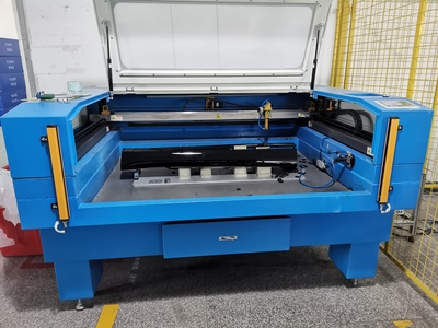 汽車塑料激光切割機 打造未來汽車制造的新利器